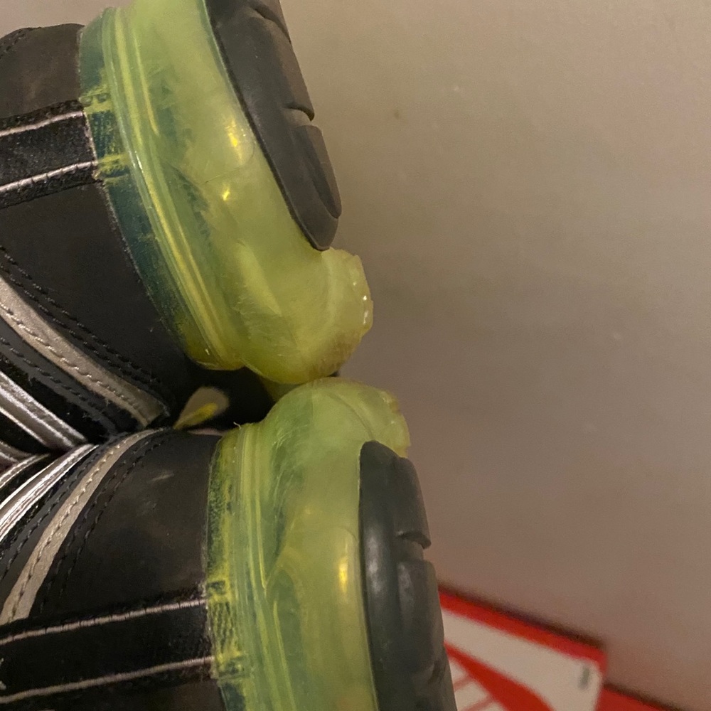 nike sneackers - Picture 3 of 7